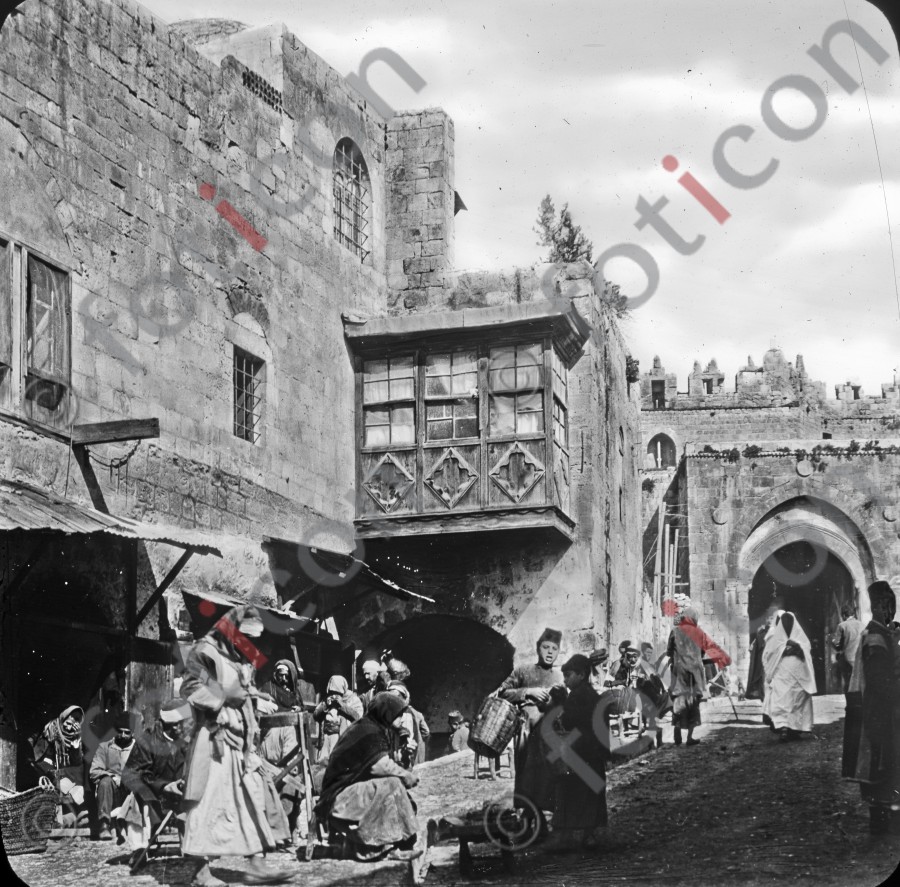 Am Damaskustor  | At the Damascus Gate (foticon-simon-149a-015-sw.jpg)